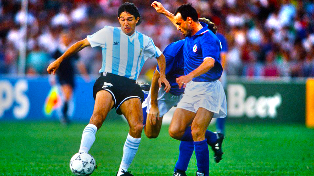 http://www.forza27.com/wp-content/uploads/2014/06/1990-World-Cup-Semi-Final-Naples-Argentinas-Jorge-Burruchaga-is-challenged-for-the-ball-by-Italys-Salvatore-Schillaci-Photo-by-Bob-ThomasGetty-Images.jpg