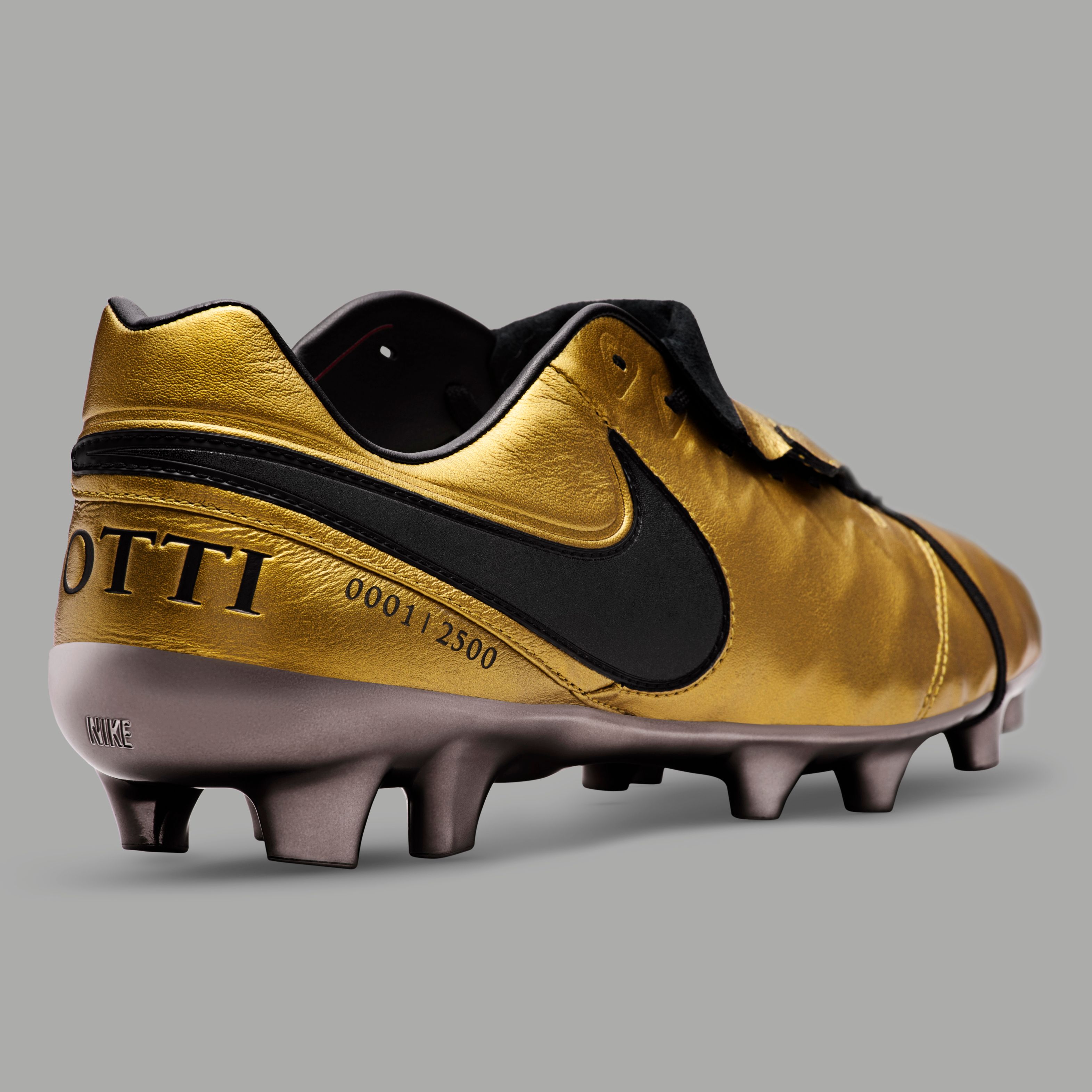 nike tiempo legend totti